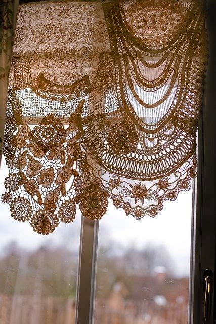 Moon to Moon: Lace Curtains... A very British tradition