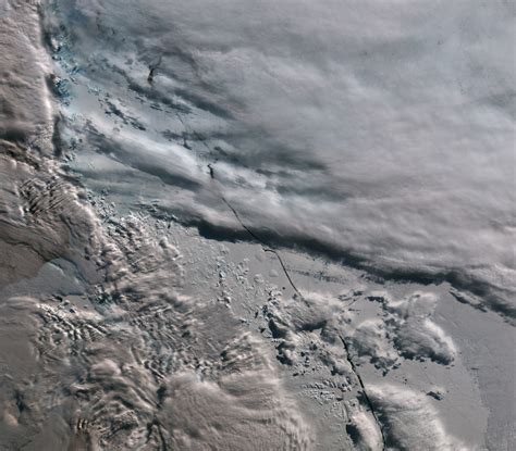 Larsen ice shelf: ESA satellite shows iceberg crack from space | IBTimes UK