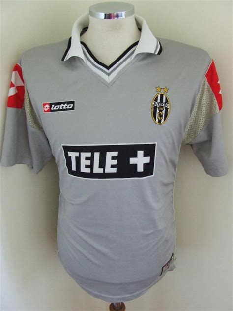 Juventus Away football shirt 2000 - 2001.