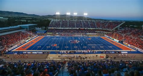 UCF braces for unique experience on Boise State's Smurf turf