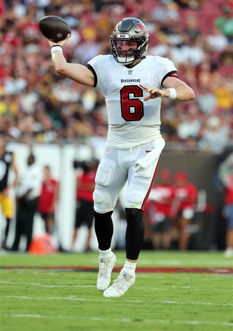 Baker Mayfield has sharp first outing for Buccaneers in preseason loss ...