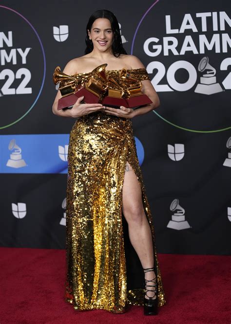 Rosalía triunfa en los Latin Grammy con cuatro premios y con censura ...