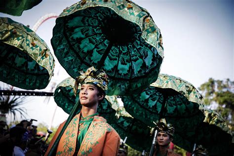 Denpasar, Bali - Bali International Art Festival - Pictures - CBS News