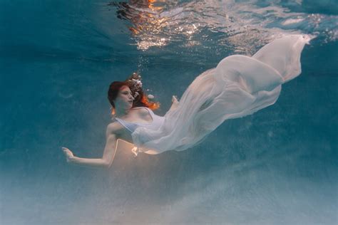 Phoenix Underwater Fashion Photography | Astrid - Alyssa Campbell Photography