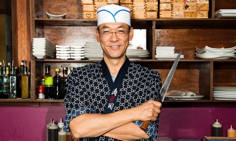 A Sushi Chef Teaches Us How to Eat Omakase