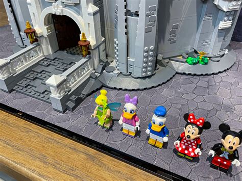 LEGO® Disney The Disney Castle Display Case (71040)