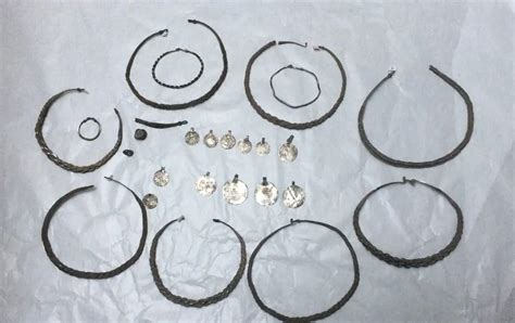 Archaeologists Unearth Trove of Viking Age Jewelry in Sweden | Smithsonian