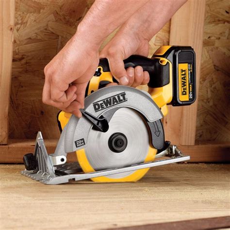 Sierra Circular Dewalt Inalambrica 20v Cortadora - $ 499.999 en Mercado ...