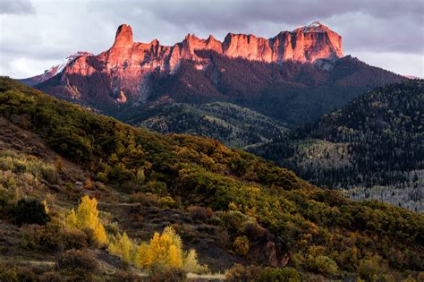 Fall Colors at Chimney Rock and Courthouse Mountain, at Owl Creek Pass ...