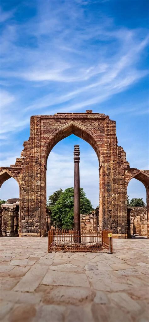 Iron Pillar Vijay Stambha, built by Chandragupta II is located in Delhi. | Creator Binu1977