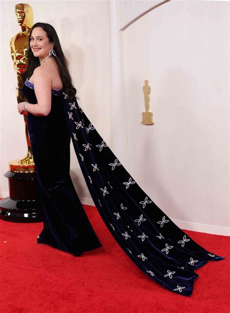 Lily Gladstone's 2024 Oscars Dress Pays Homage to Native American Quillwork