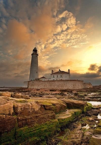 Beautiful Lighthouses Around the World (15 Photos) | Most Beautiful