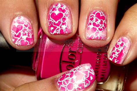 fyeahilovenails: Valentine Nails; Hearts