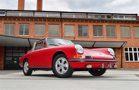 Factory Restoration in Perfect form: Porsche 911 S Targa