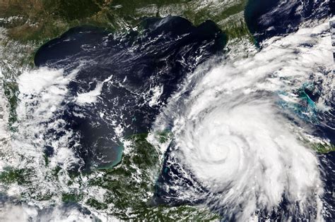 Hurricane Ian Update: Bahamians on Florida's Gulf Coast Advised to Evacuate