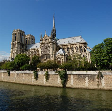 File:Notre Dame dalla Senna.jpg - Wikimedia Commons