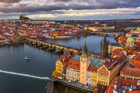 2023 Best of Prague: City Walking Tour, Boat Cruise, and Typical Czech Lunch