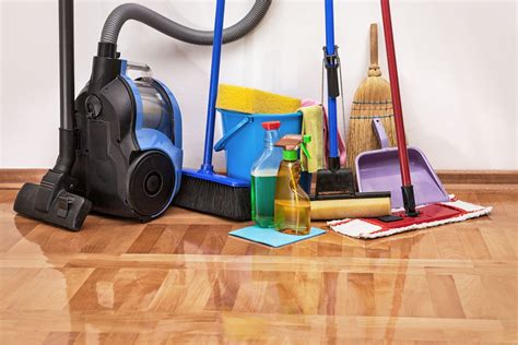 Learn the Top 8 Best Methods to Hardwood Floor Cleaning - WoodFloorDoctor.com