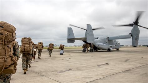 Marine Corps element conducts short-notice deployment to Middle East