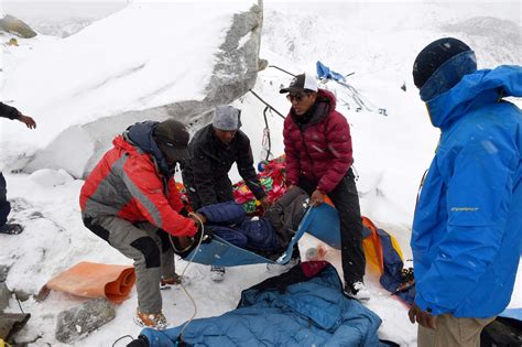 Watch a Video of the Mt. Everest Avalanche Captured by a Climber | Time