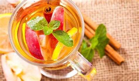 Cinnamon Apple and Cherry Tea – recipe | Unilever Food Solutions CA