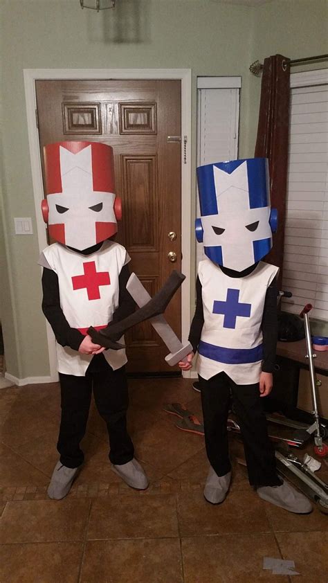 Castle Crashers costumes for my boys. Made by Tigrisness. | Castle crashers, Red knight, Diy ...