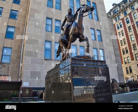 A monument to Confederate General Thomas "Stonewall" Jackson Stock ...