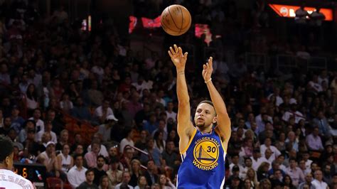 These 3 charts prove Stephen Curry's having the best shooting season ever - SBNation.com