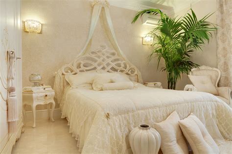 Lidia Bersani - Luxury Classic Interior, Romantic white bedroom, bed with baldachin in silk lace ...