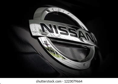 Nissan Emblem Wallpaper