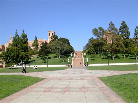 File:UCLA-Wilson Plaza.jpg - Wikimedia Commons