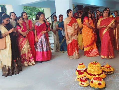 Bathukamma Celebrations at Pendekanti Law College @ Chikkadapally