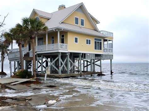 Harbor Island Beached Houses