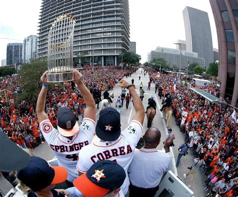 Astros fans come out by the hundreds of thousands to celebrate the city ...