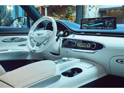 2025 Genesis Electrified GV70: 80 Interior Photos | U.S. News