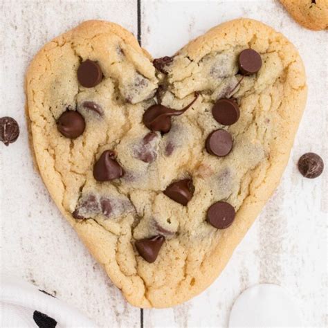 Heart Shaped Chocolate Chip Cookies | The Cagle Diaries