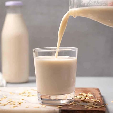 5 Minute Homemade Oat Milk Recipe - DelishKnowledge