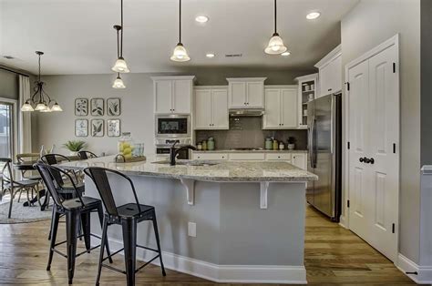 Standard Bar Height vs. Kitchen Counter Height - Which Is Best? | Eastwood Homes