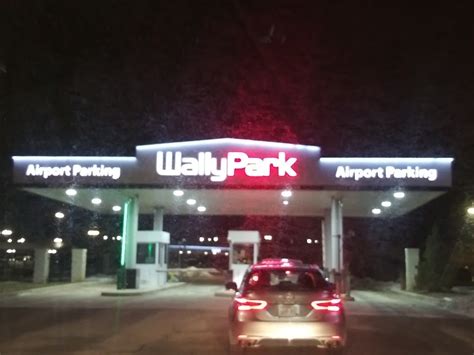 WallyPark Milwaukee MKE (Officially Updated 2020) Rates + Reviews