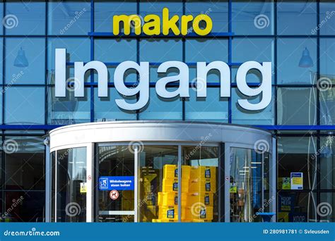 Makro Logo Sign. Makro is a Dutch International Brand of Warehouse Clubs Editorial Photo - Image ...