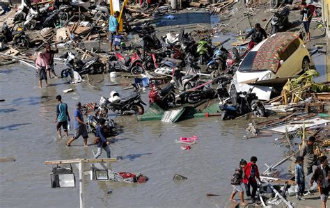 AP PHOTOS: Scenes of destruction and suffering in Indonesia | AM 1440 ...