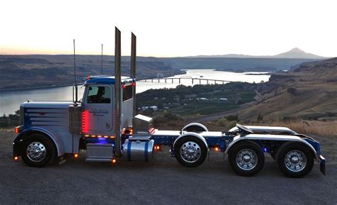 Peterbilt 379 Custom Daycab JzvVCOT0 - FewMo.com – Cool Car Wallpaper | Jacked up trucks, Big ...