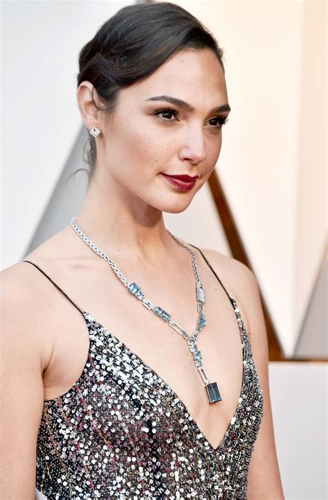 Gal Gadot – Oscars 2018 Red Carpet • CelebMafia