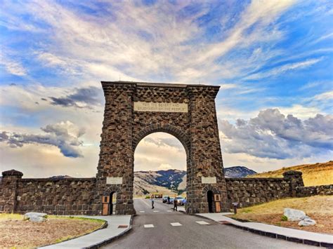 Roosevelt Arch at Gardiner Entrance Yellowstone National Park 3 - 2TravelDads