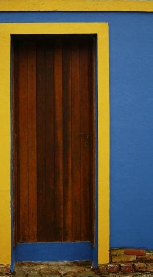 blue wooden door with horseshoe free image | Peakpx