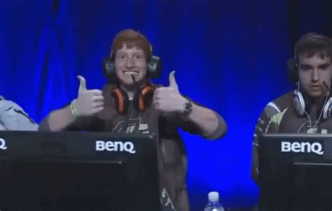 Thumbs Up GIF - Optic Gaming Green Wall Scump - Discover & Share GIFs