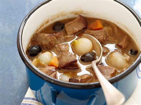 Daube de boeuf aux olives facile : découvrez les recettes de Cuisine Actuelle