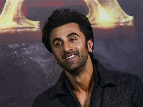 HBD Ranbir Kapoor: बीफ है पसंद, गर्लफ्रेंड संग धोखा, पाकिस्तानी ...