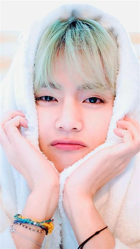 Get Bts Kim Taehyung Cute Wallpaper Images - BTS WALLPAPER HD