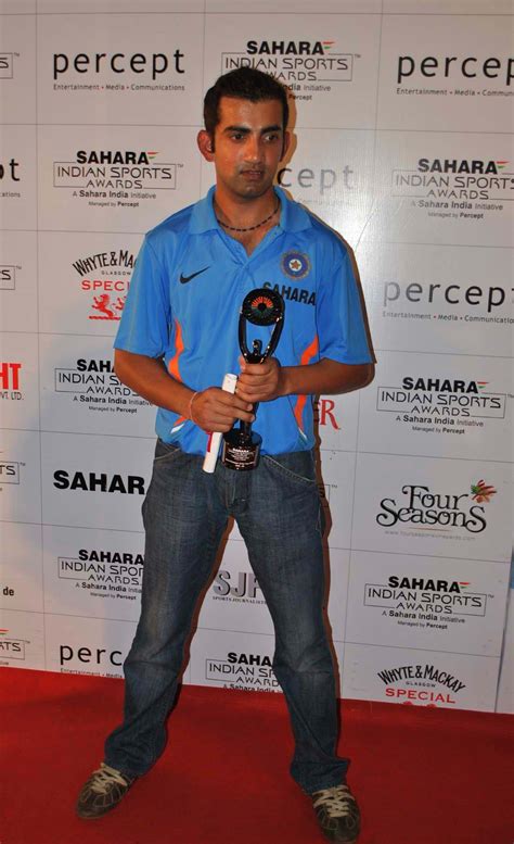 Gautam Gambhir at Sahara Indian Sports Awards - extraMirchi.com